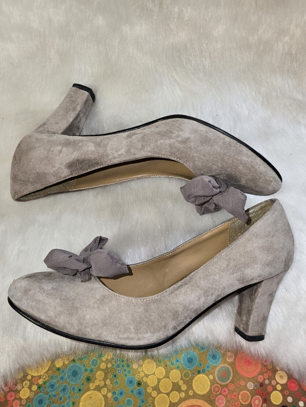 Cami Distressed Effect Taupe Suede/Crinkled Gauzy Bow Block-Heel Pumps - Women - Picture 5 of 14